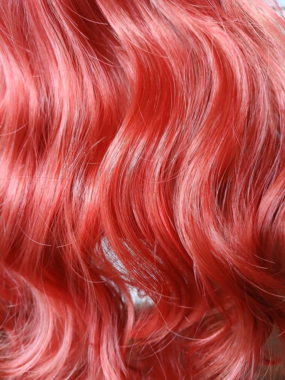 Long Wavy Red Women's Wig – Lush Copper-Red Style - Picture 6 of 6